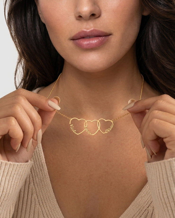 Collar personalizado con nombre en forma de corazón