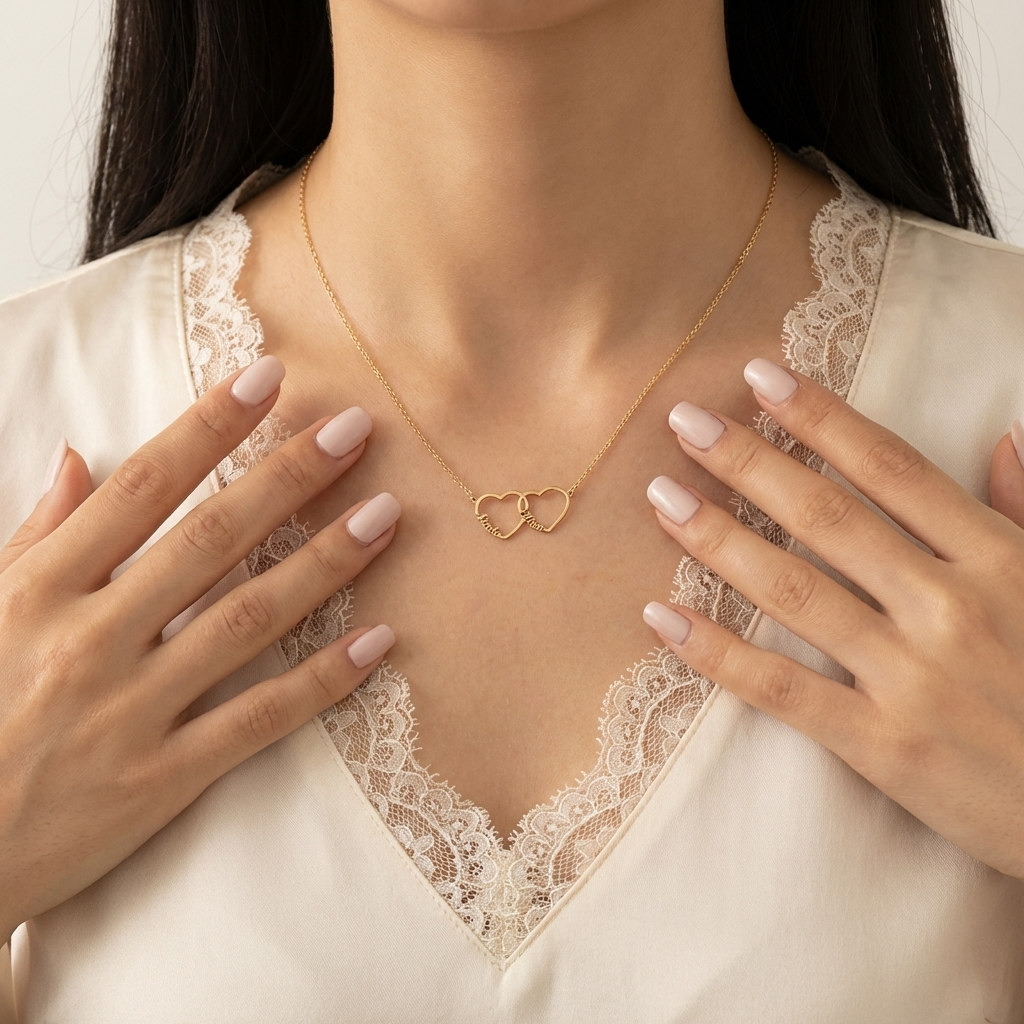 Collar personalizado con nombre en forma de corazón