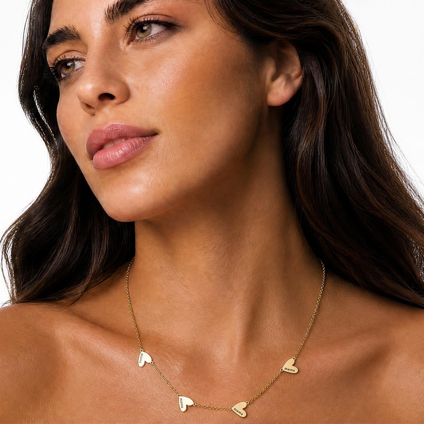 Collar personalizado con corazones grabados
